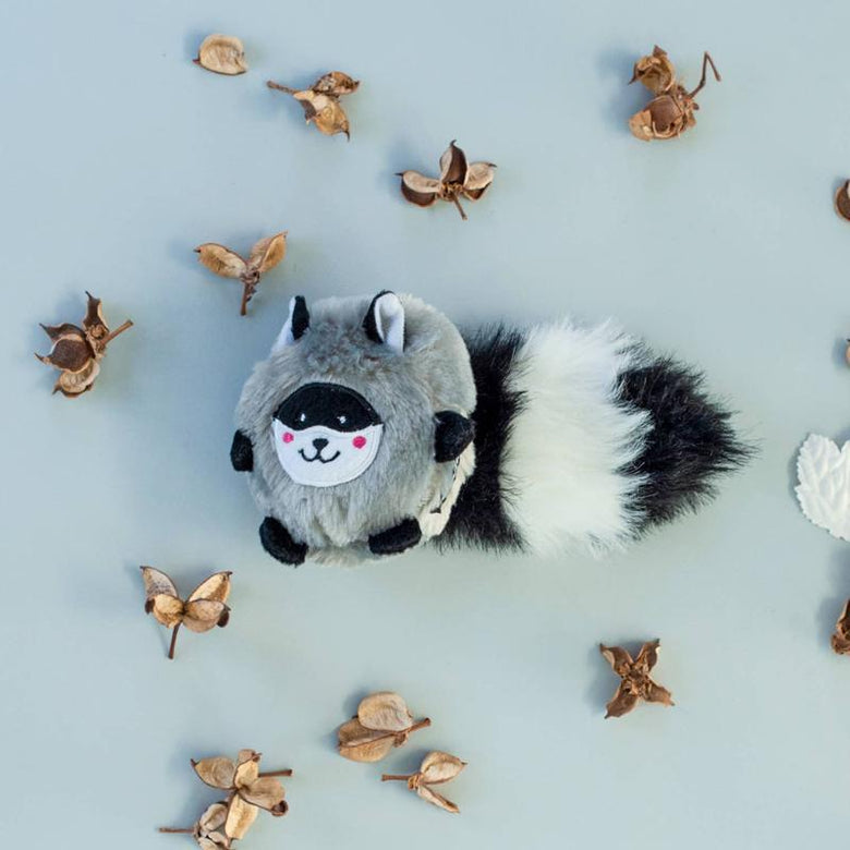 ZippyPaws dog toys Bushy Throw Raccoon Plush Dog Toy