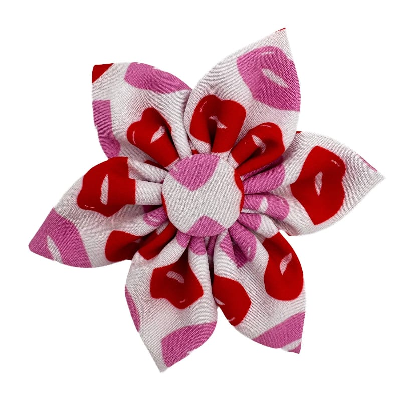 Huxley & Kent Bow Ties SM Kiss Kiss Lips Pinwheel Pet Collar Attachment - 2 Sizes